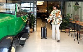 Hmg Rio Suites